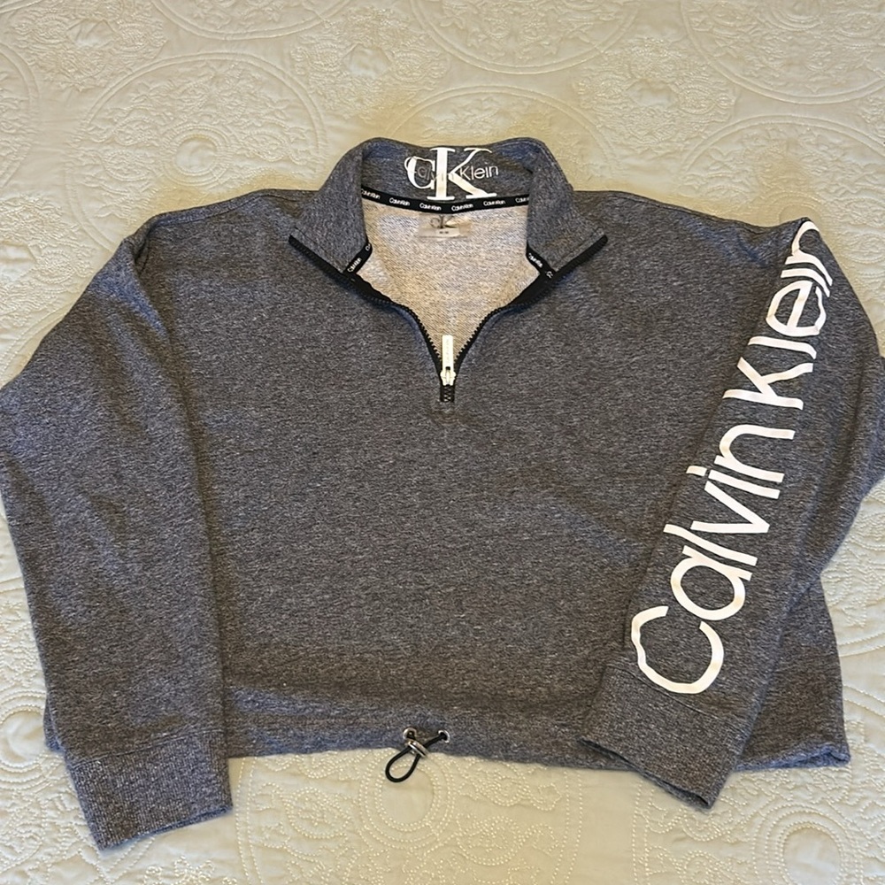 Calvin Klein women’s cropped sweatshirt ~ Size Medium